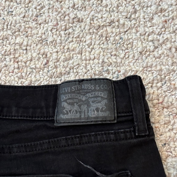 Levi's Women's Black Straight Leg Jeans - Picture 5 of 5